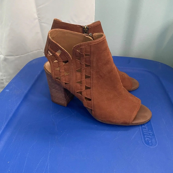 Franco Sarto Cute Cut-Out Peep Toe Booties Marty whiskey Brown size 9 - Picture 1 of 12